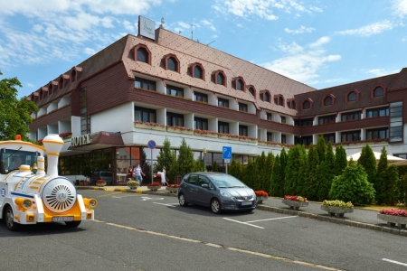   - Hotel Sopron 4*. .  